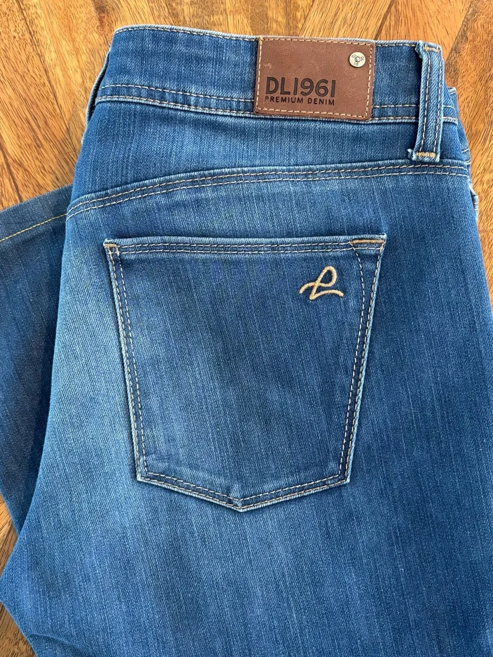 DL1961 Grace high rise Straight Leg Jeans in Dark Blue Wash - Picture 2 of 10